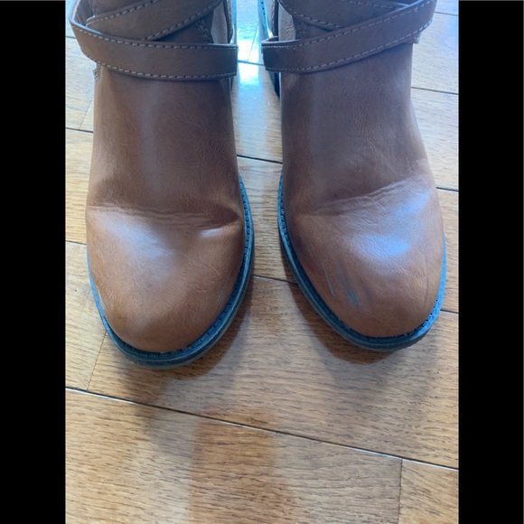 🔥Steve Madden Tan Buckle Boots🔥 - Picture 6 of 9